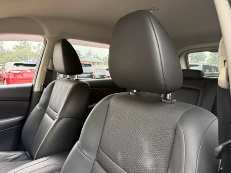 Nissan X-TRAIL    - 2018