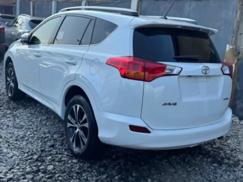 Toyota RAV 4   - 2015