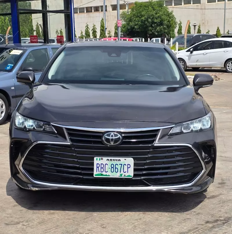 Toyota Avalon   - 2019
