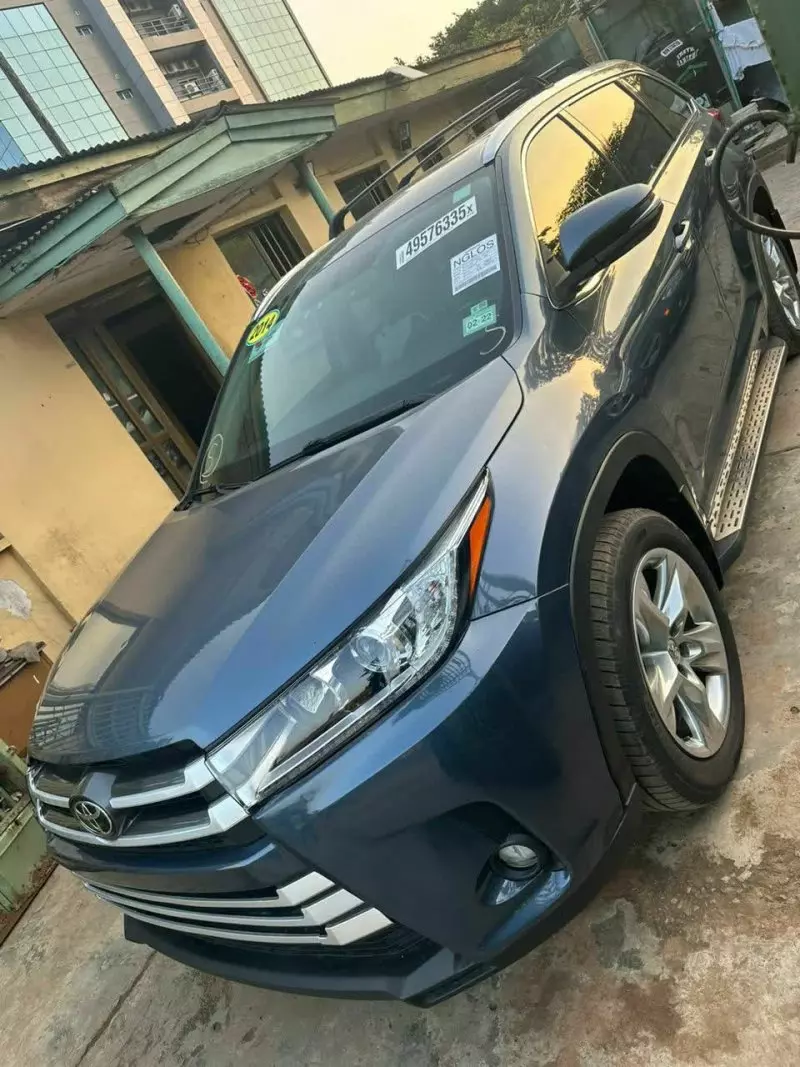 Toyota Highlander   - 2014