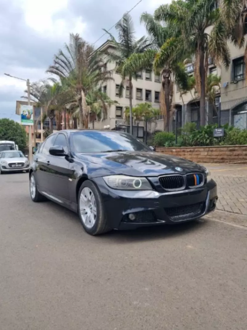BMW 330i   - 2010