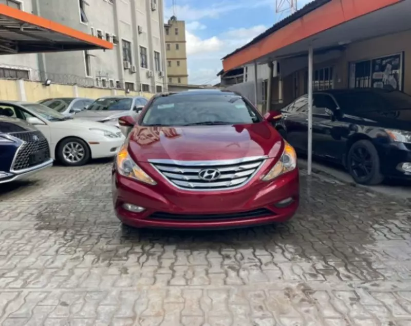 Hyundai Sonata   - 2015