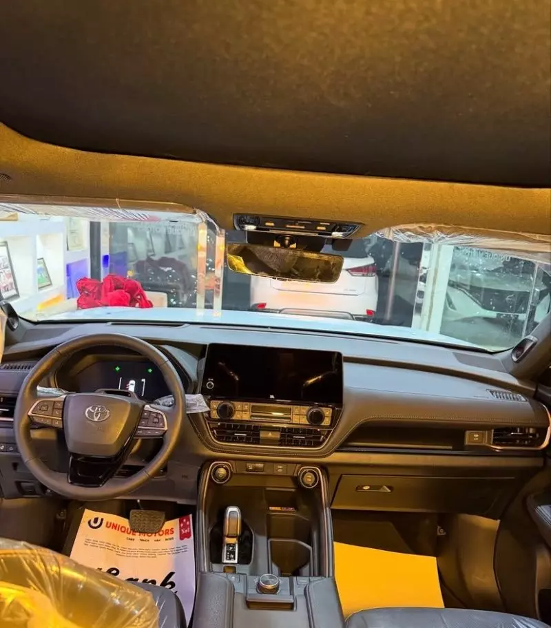 Toyota Grand Highlander   - 2024