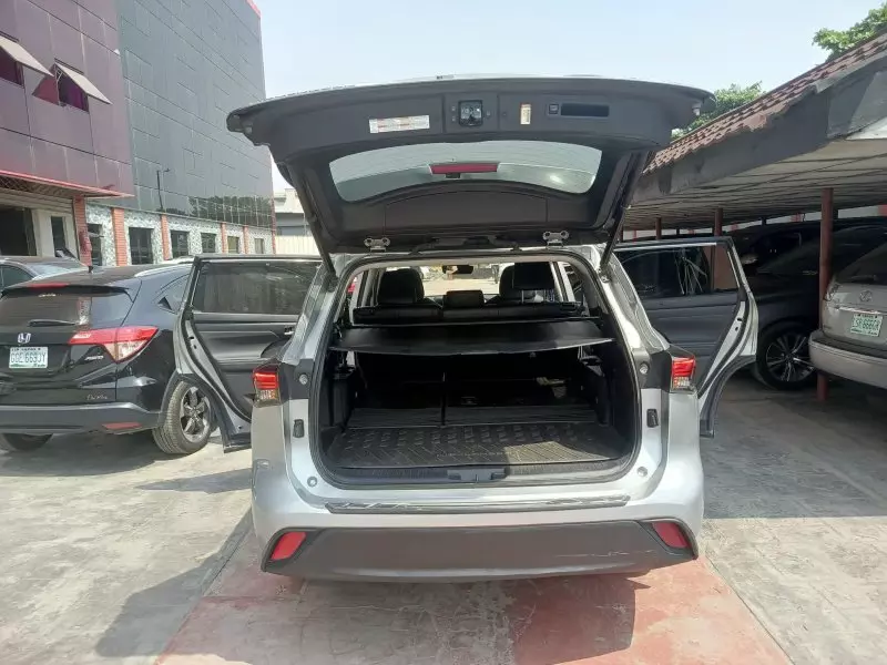 Toyota Highlander   - 2023