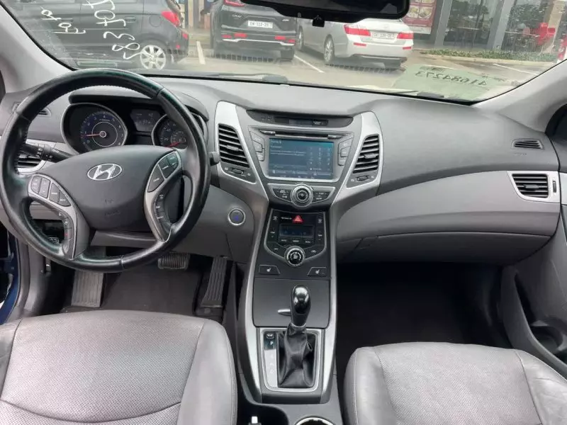 Hyundai Elantra   - 2015