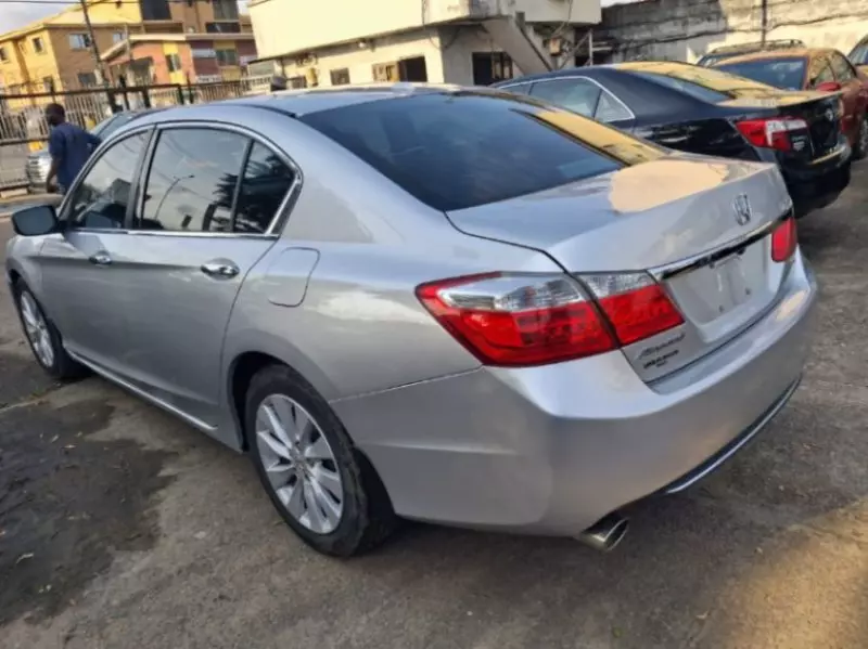 Honda Accord   - 2015