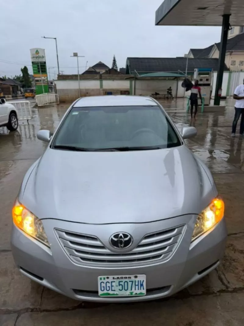 Toyota Camry   - 2008