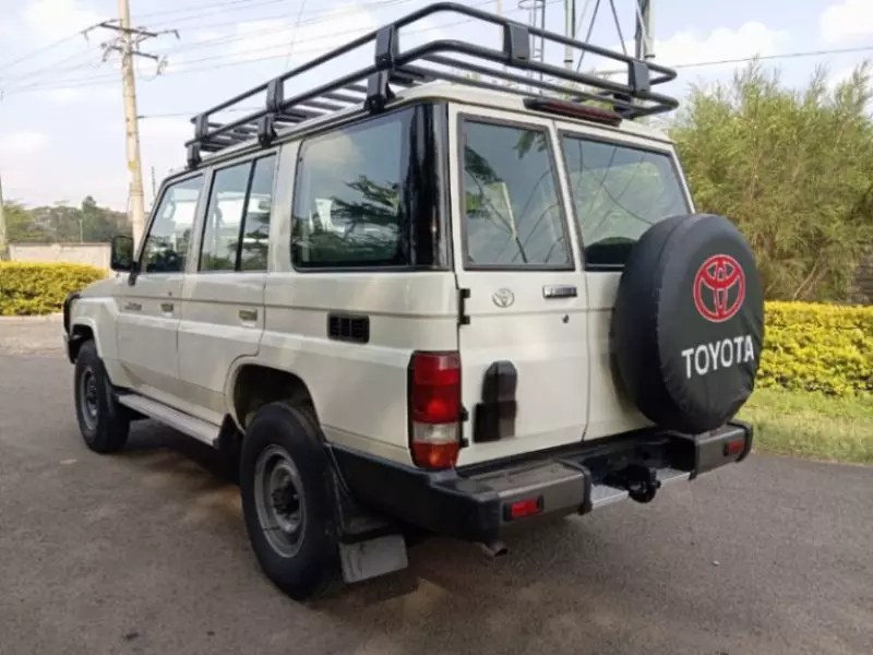Toyota Land Cruiser 76 hard Top (9 Seater)   - 2019
