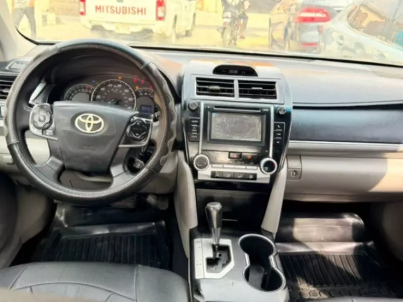 Toyota Camry   - 2012