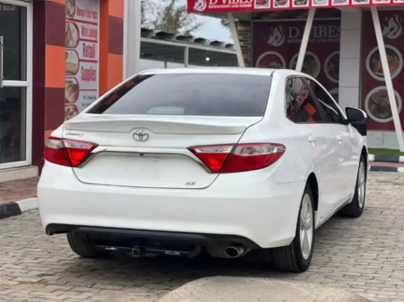 Toyota Camry   - 2015
