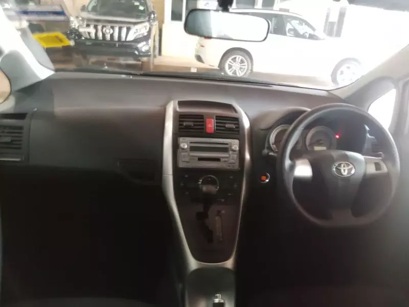 Toyota Auris   - 2009