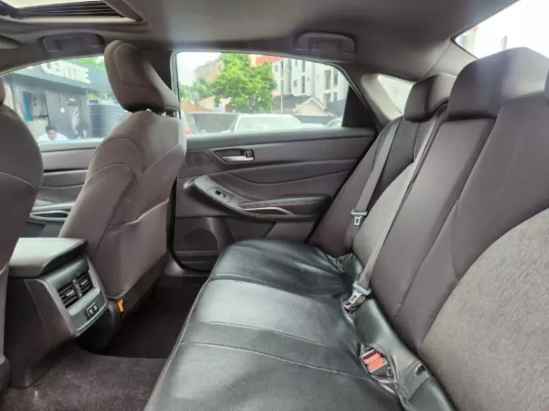 Toyota Avalon   - 2020