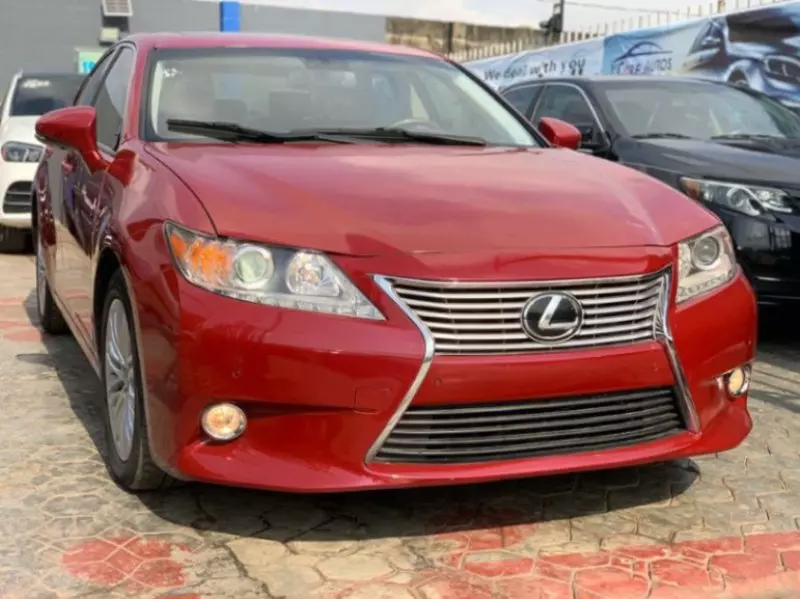 Lexus ES   - 2014