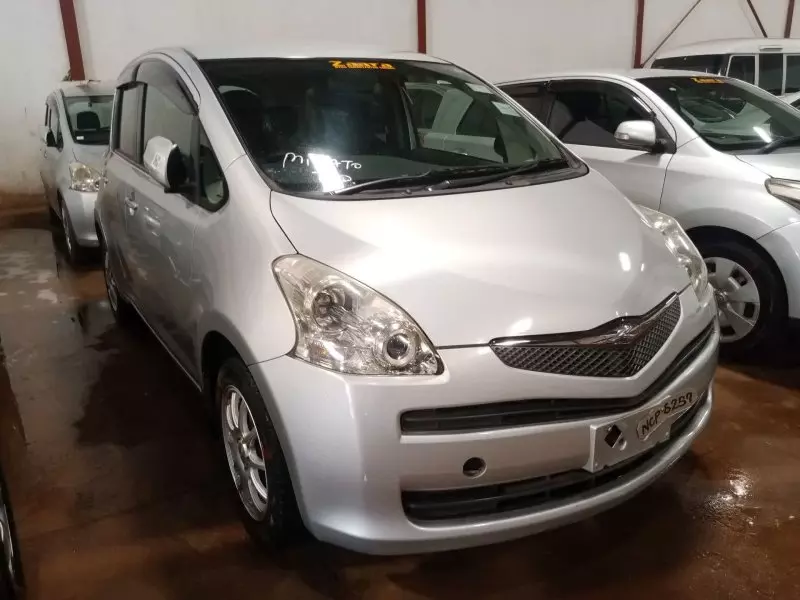 Toyota Ractis   - 2009