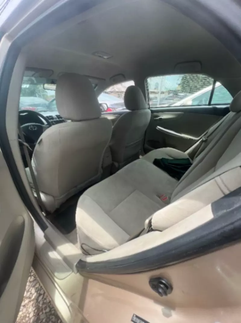 Toyota corolla   - 2011