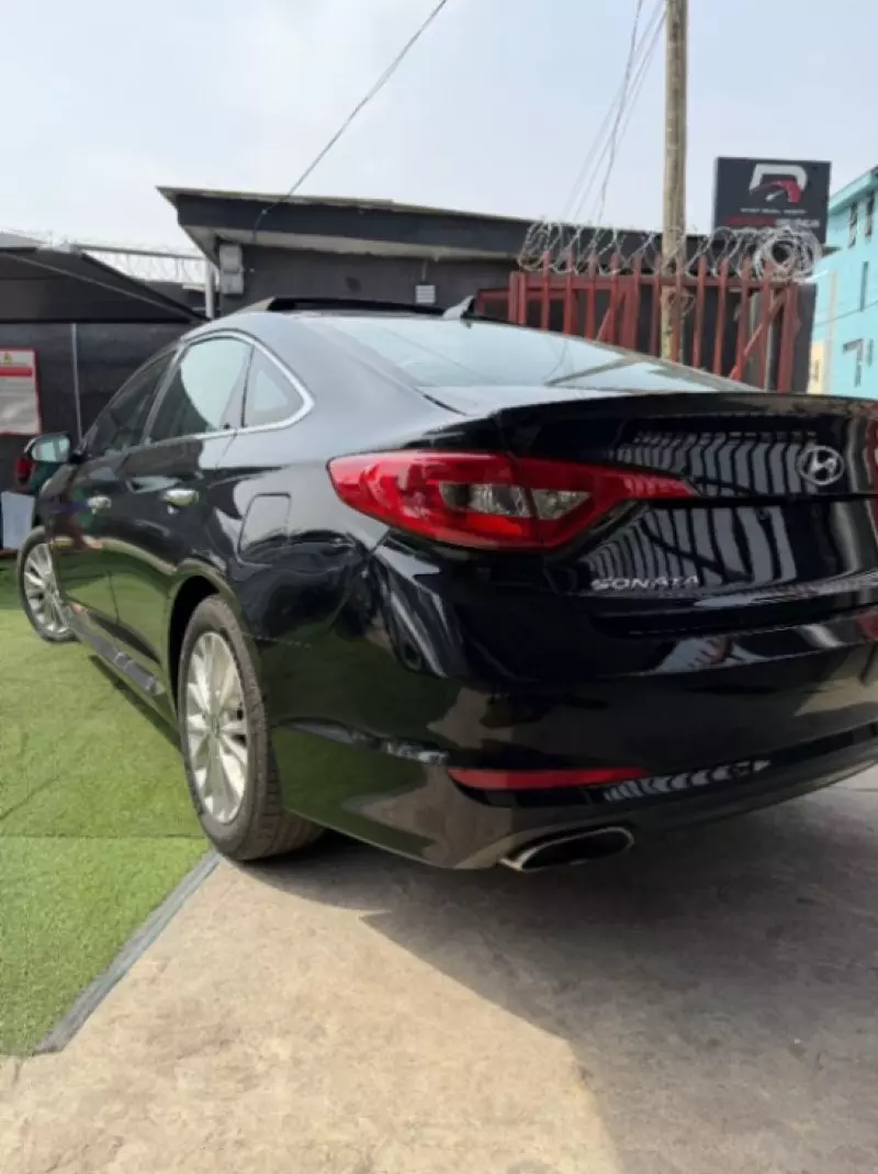 Hyundai Sonata   - 2015