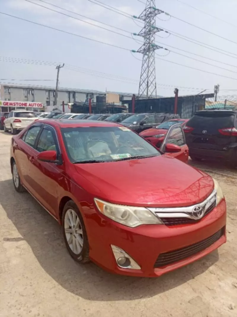 Toyota Camry   - 2013