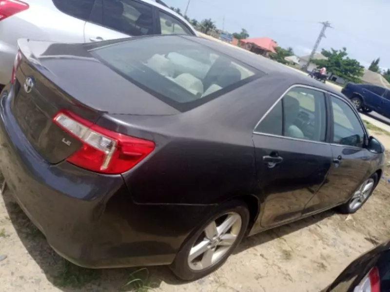 Toyota Camry   - 2012