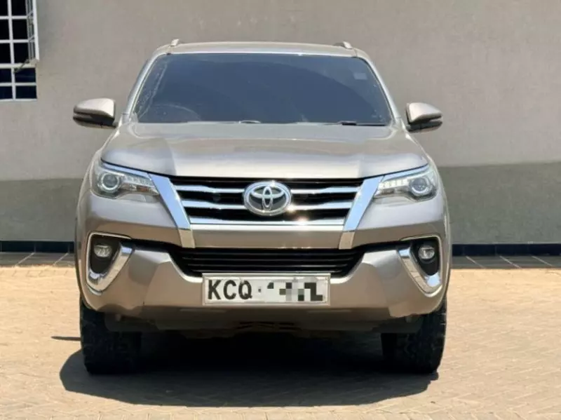 Toyota Fortuner   - 2017