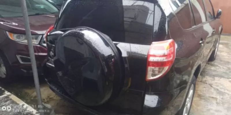 Toyota Rav4   - 2010