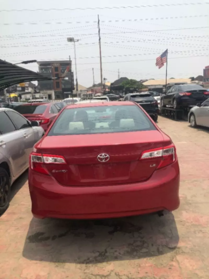 Toyota Camry - 2012