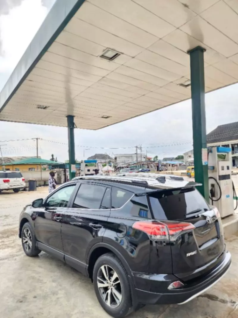 Toyota Rav4   - 2016