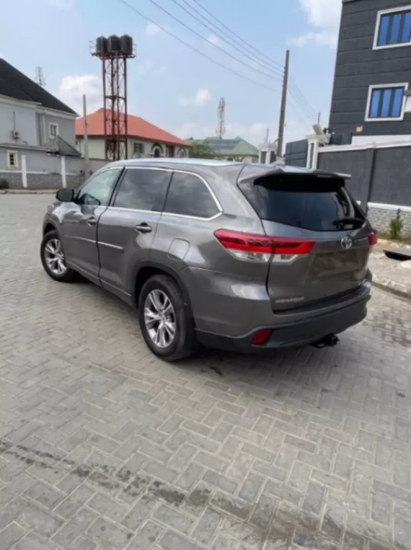 Toyota Highlander - 2015