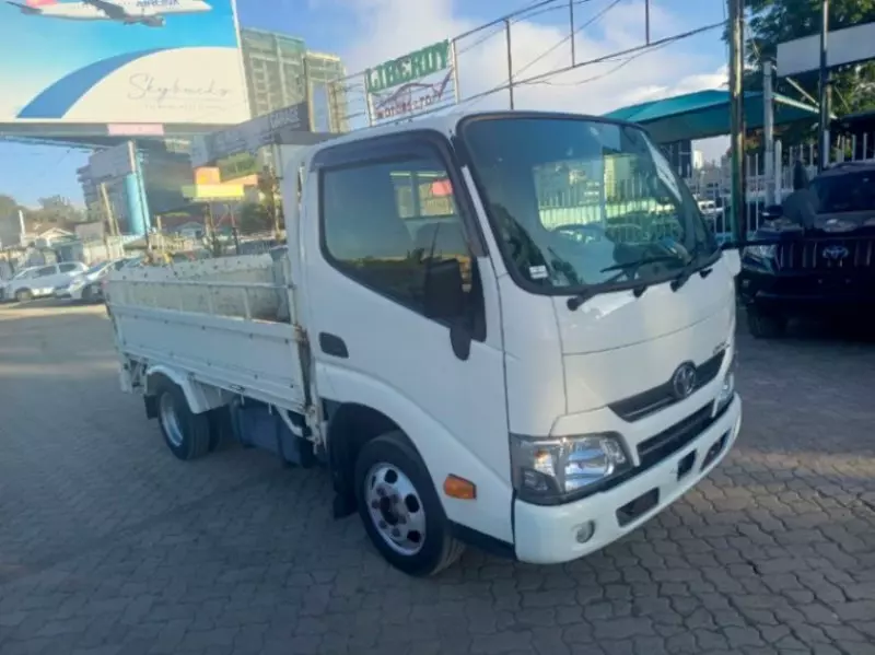 Toyota Dyna   - 2017