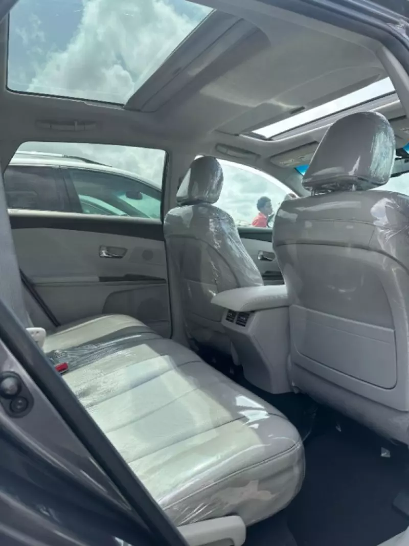 Toyota Venza   - 2015