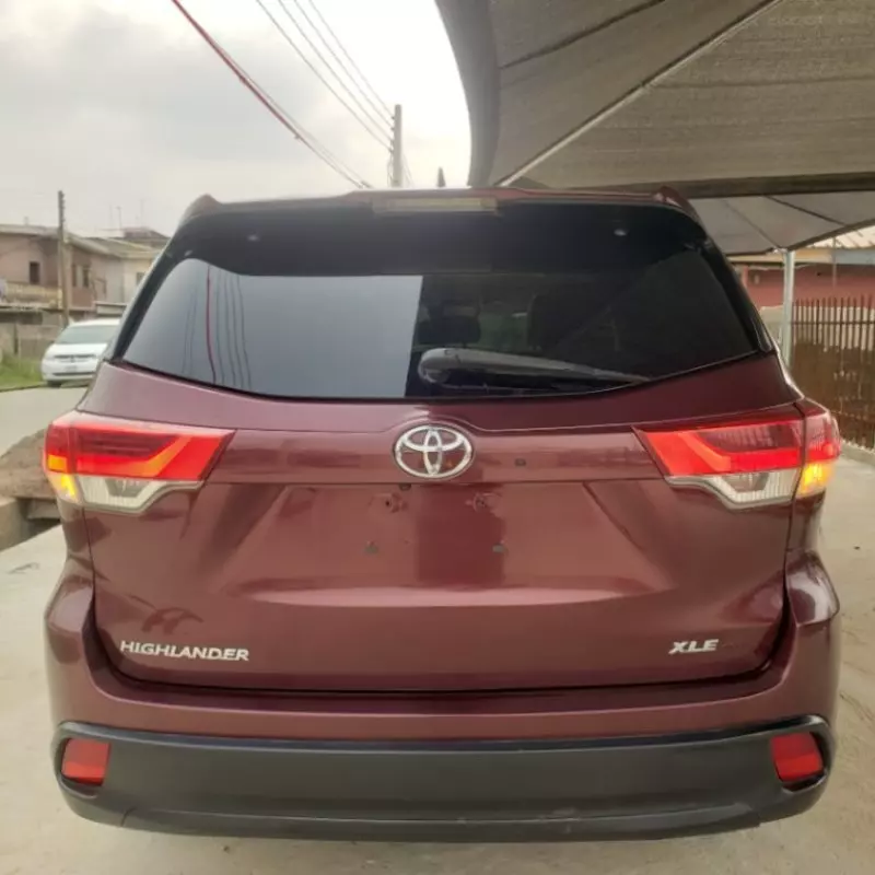 Toyota Highlander   - 2017