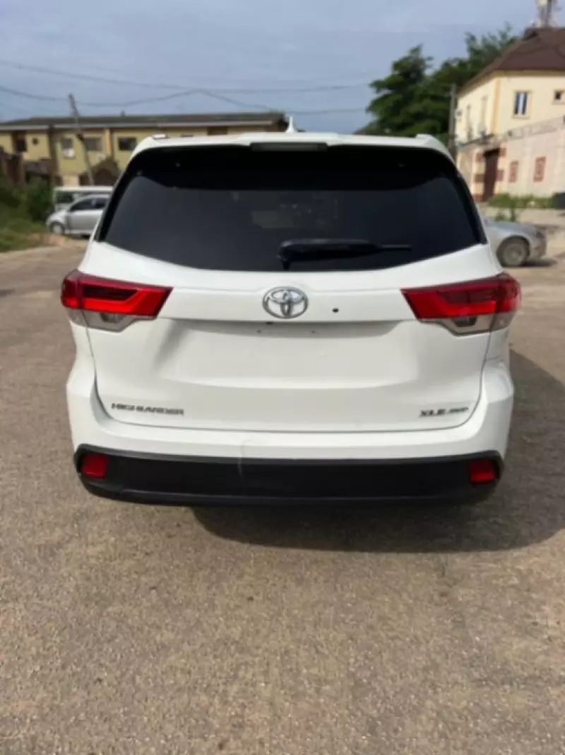 Toyota Highlander   - 2018