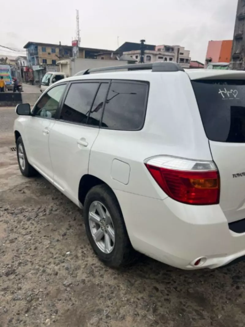 Toyota Highlander   - 2009