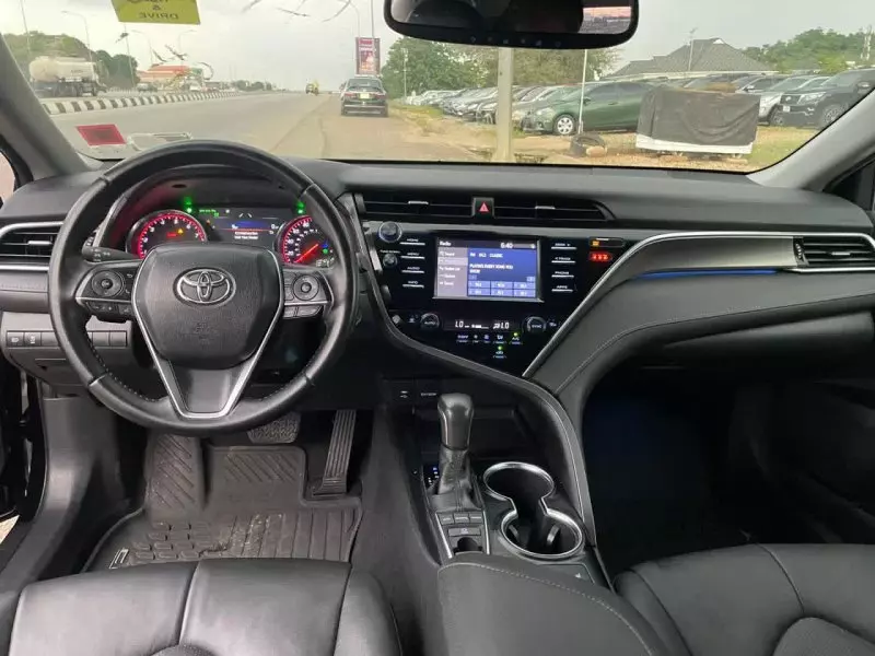 Toyota Camry   - 2018