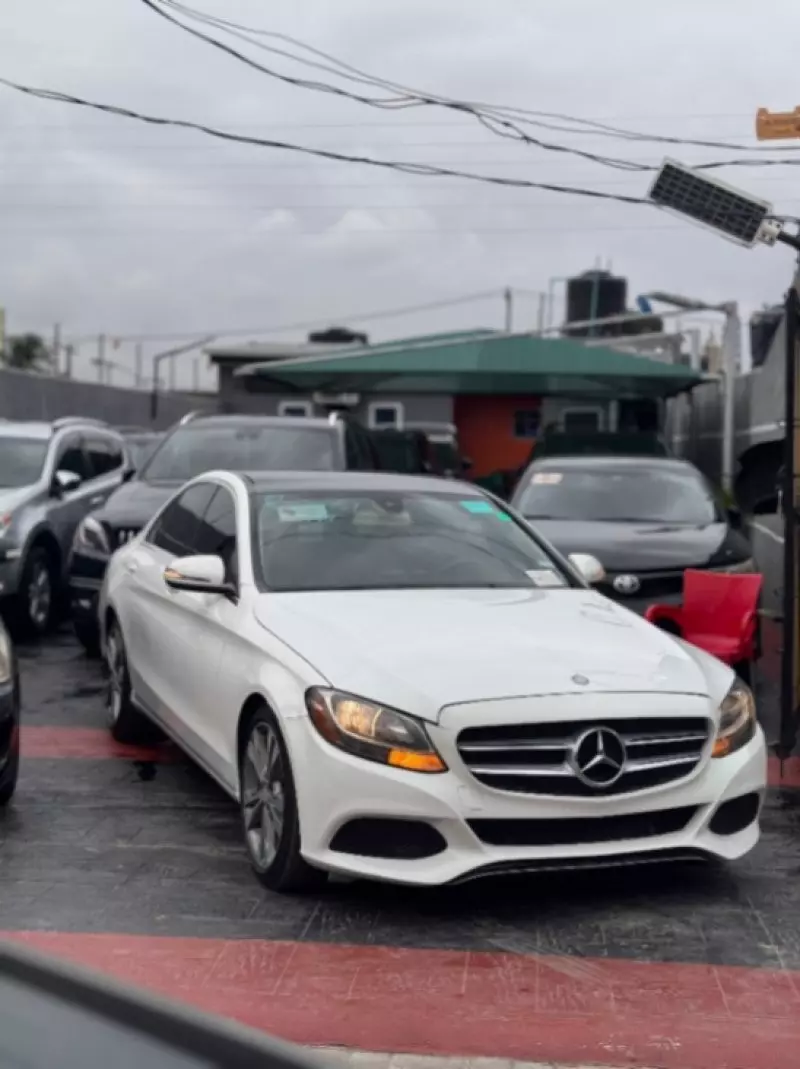 Mercedes-Benz C 300   - 2015