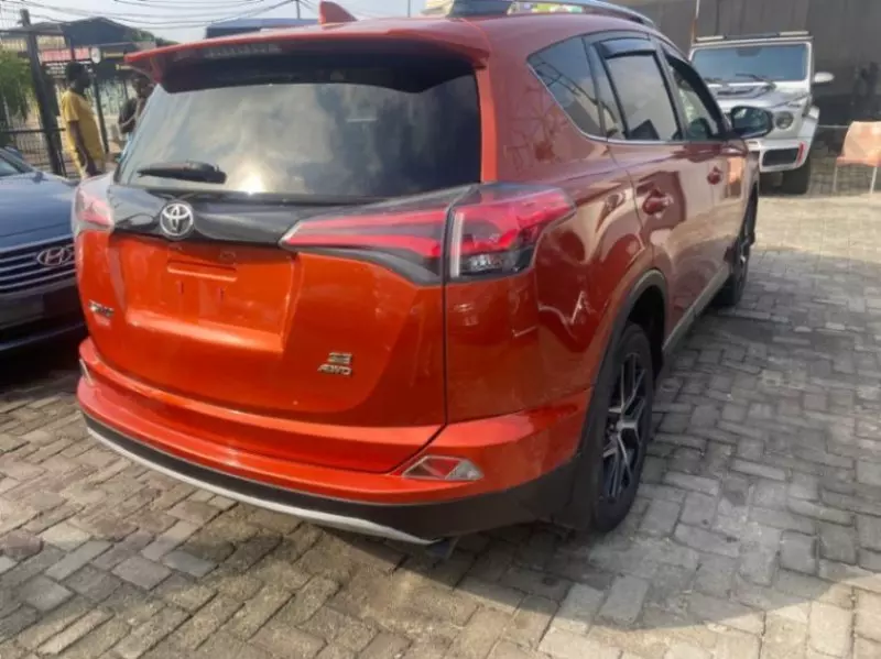 Toyota RAV 4   - 2016