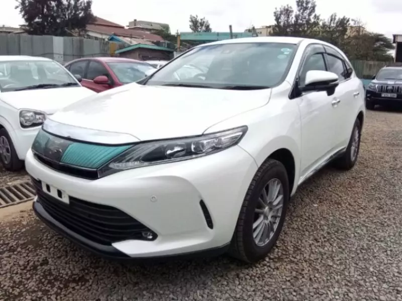 Toyota Harrier   - 2018