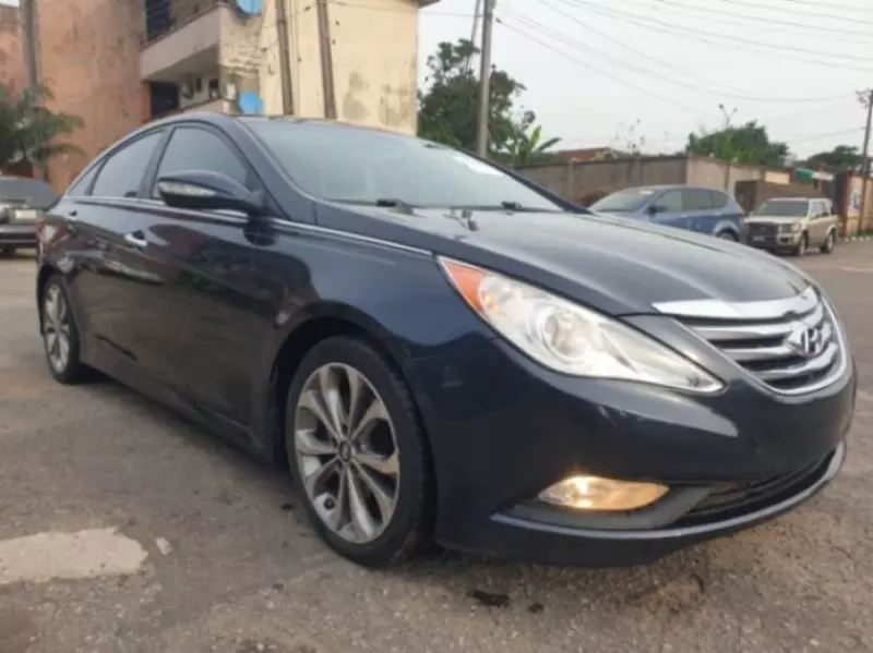 Hyundai Sonata   - 2014
