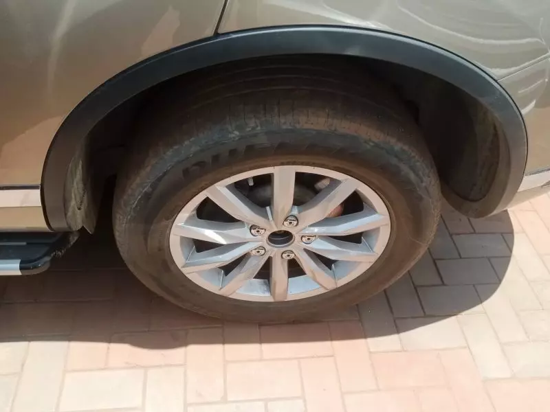 Volkswagen Touareg   - 2012