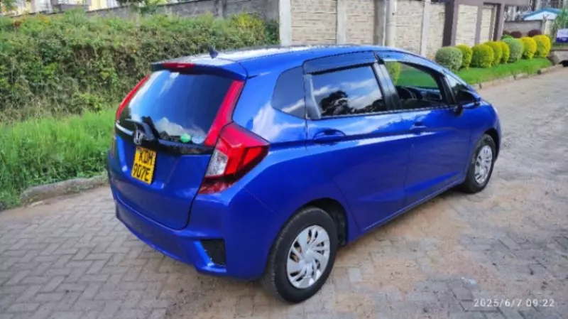 Honda Fit   - 2016