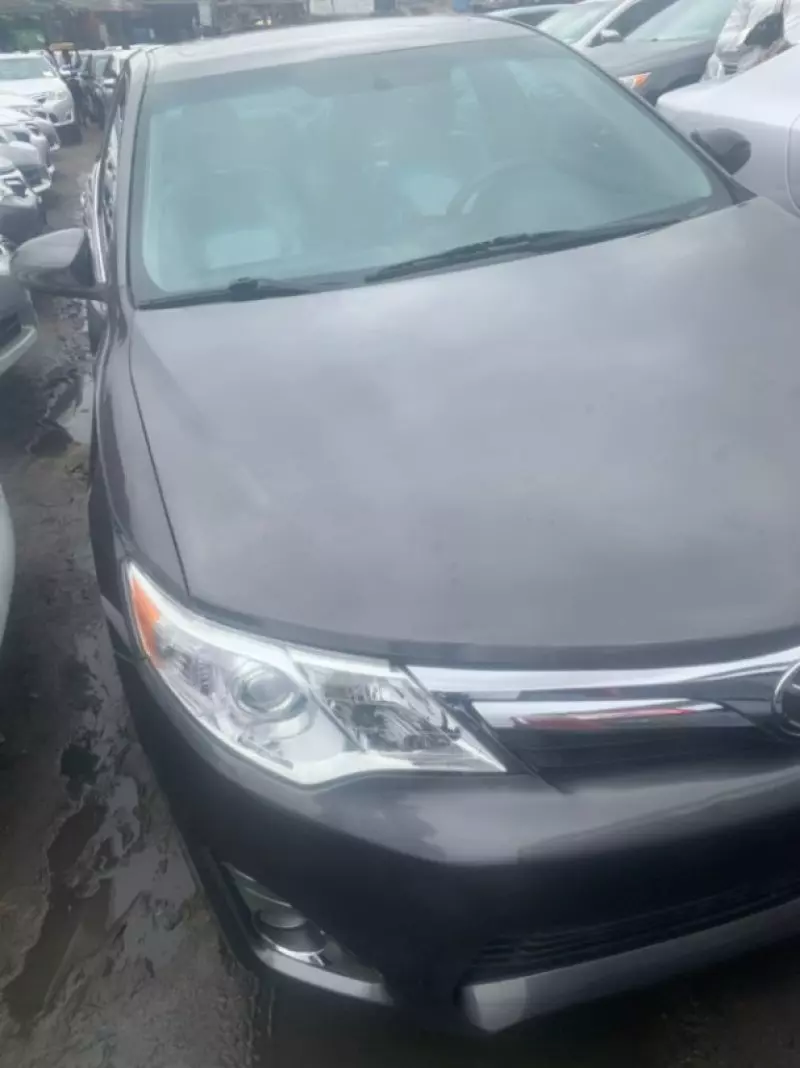 Toyota Camry   - 2014