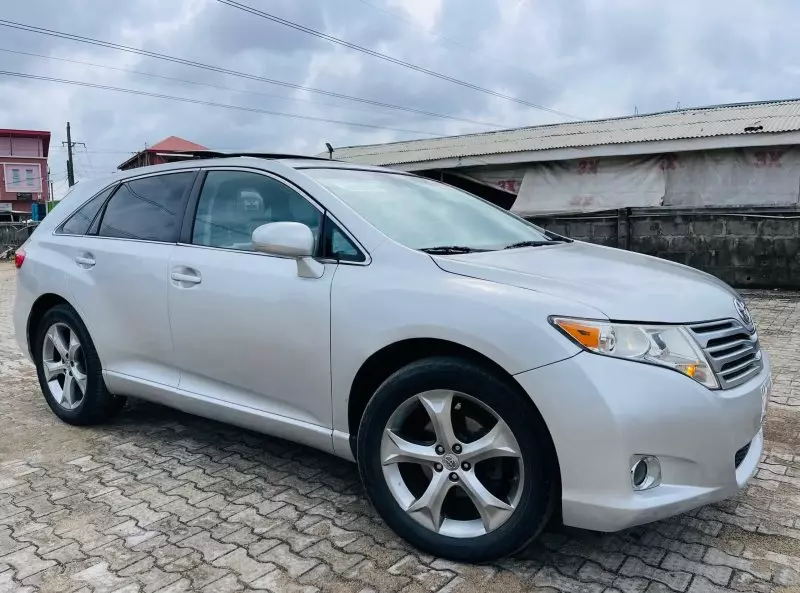 Toyota Venza   - 2011