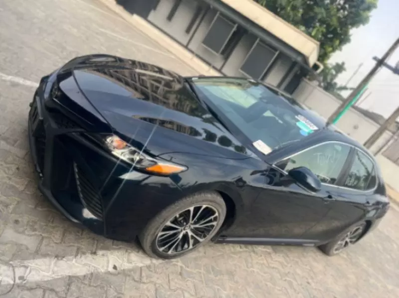 Toyota Camry   - 2019