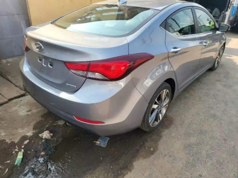 Hyundai Elantra   - 2015