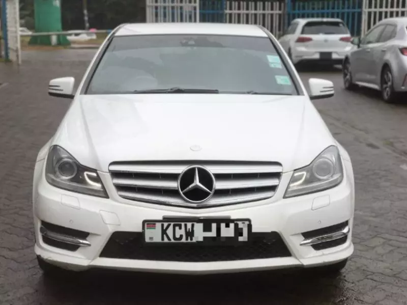 Mercedes-Benz C 200   - 2013