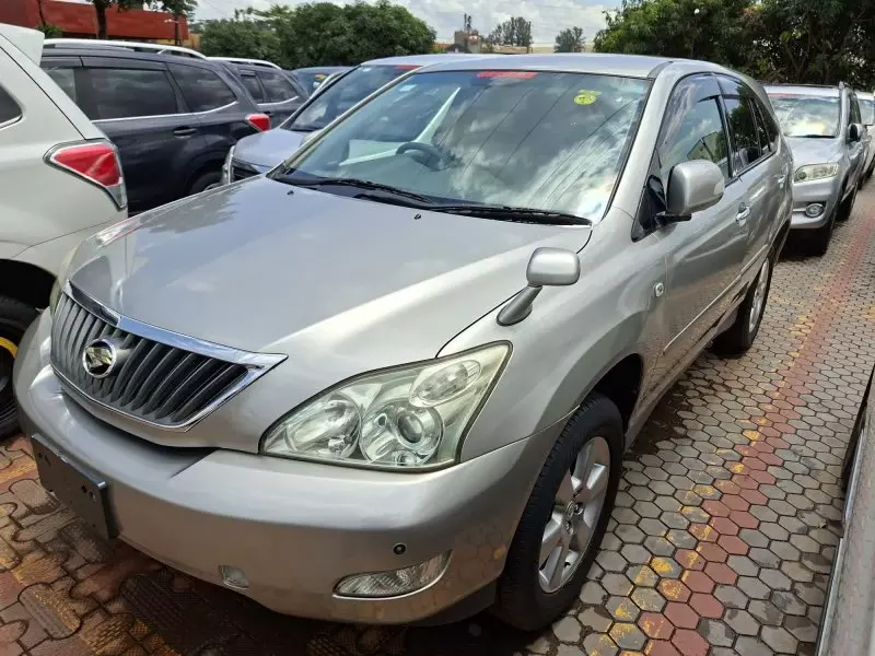 Toyota Harrier   - 2012