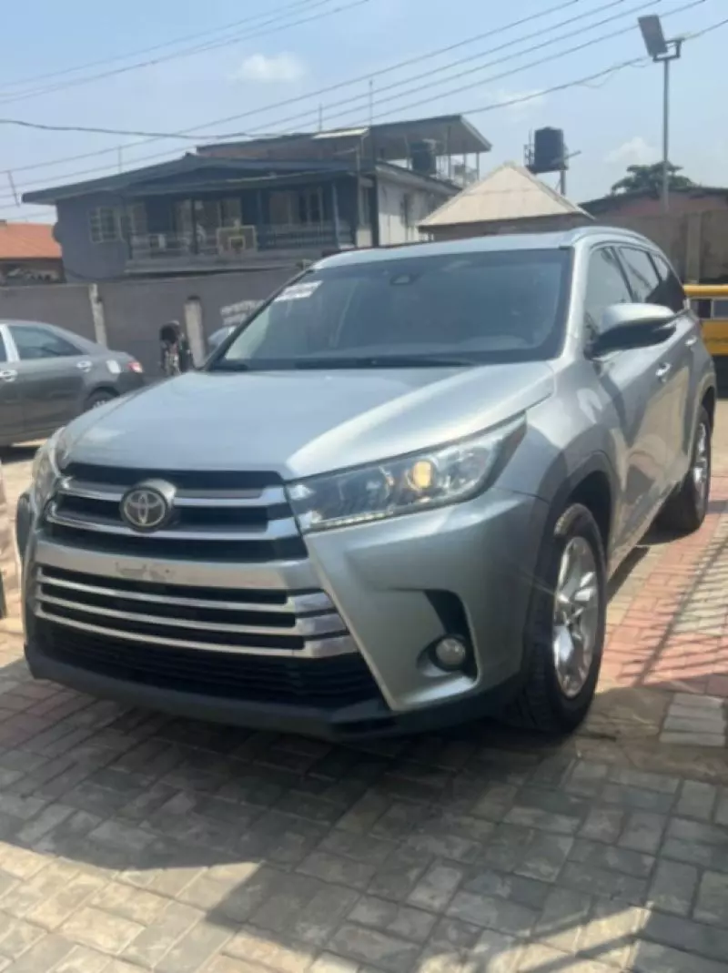 Toyota Highlander   - 2018