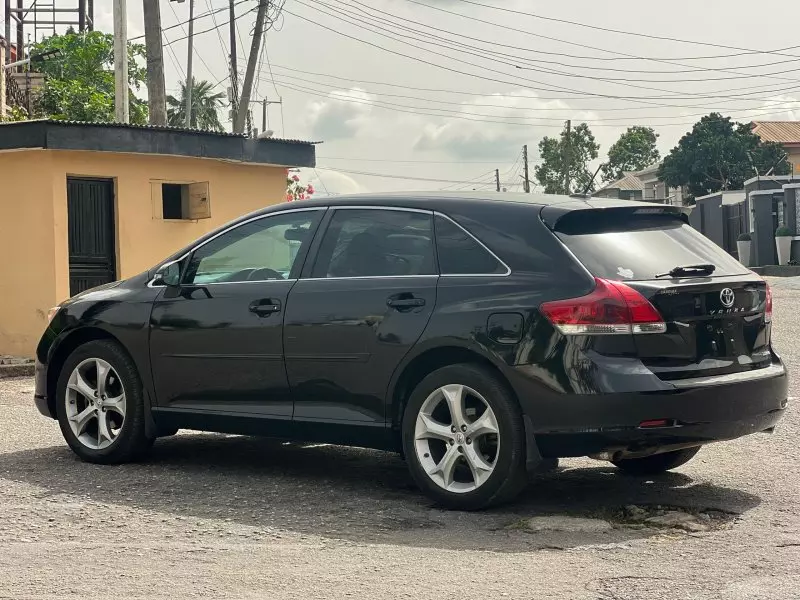 Toyota Venza   - 2013