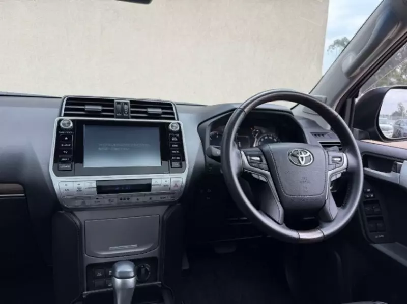 Toyota Land Cruiser   - 2018