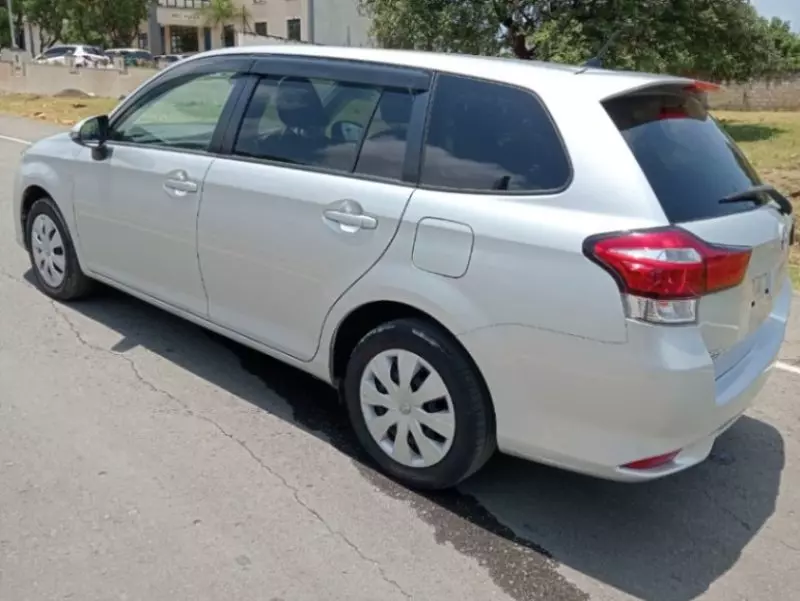 Toyota Fielder    -