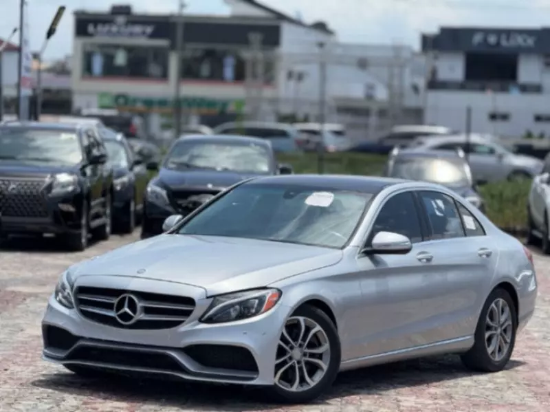 Mercedes-Benz C 300   - 2015